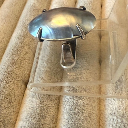 Silver ring with mother of pearl new, Etalon Jenavi