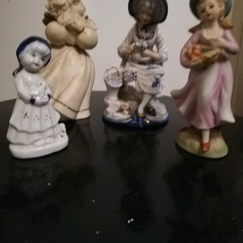 Decorative figurines like new, set of 4 pieces