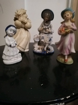 Decorative figurines like new, set of 4 pieces