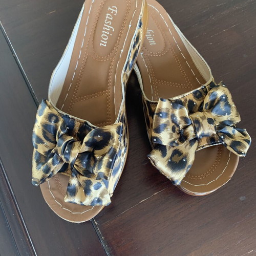 Fashion Icon leopard print women's slippers with bow and strass, like new, size 38