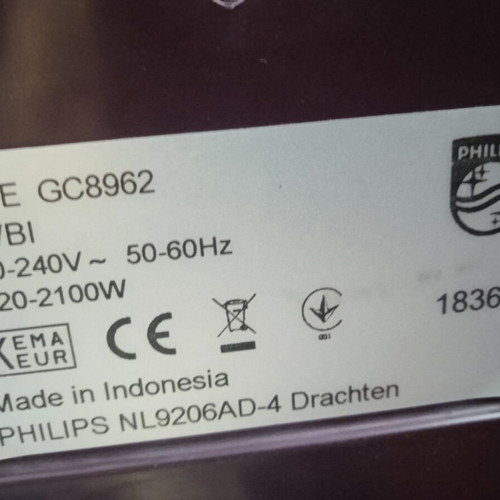 Philips PerfectCare Expert Plus iron used with minor wear