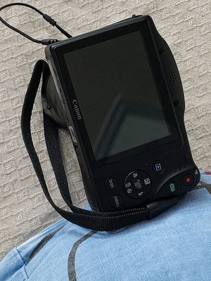 Canon PowerShot SX410 IS camera like new with Case Logic bag