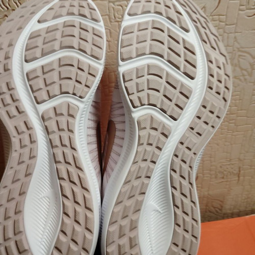 Nike sports sneakers new, size 42