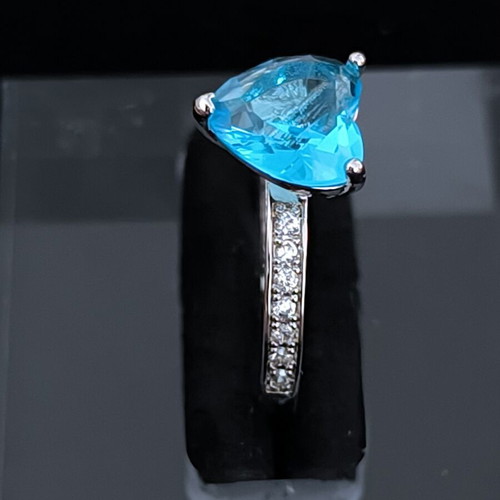 Heart Ring with Blue Stone and Zirconia Elegant Design new