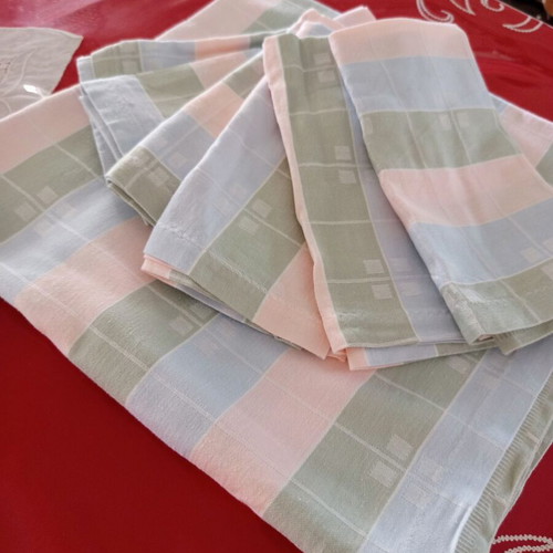 Handmade tablecloth set with 6 napkins pastel colors, like new