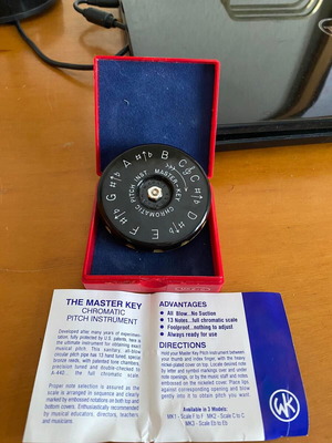 The Master Key A-440 chromatic pitch instrument μεταχειρισμένο, 13 πλήκτρα