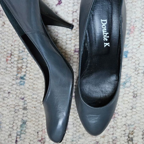 Women's leather pumps size 40 new, gray, 8 cm heel