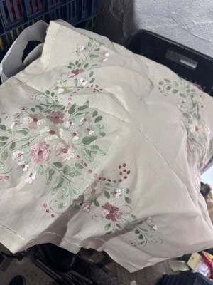 Embroidered tablecloth 1.15x1.15 m