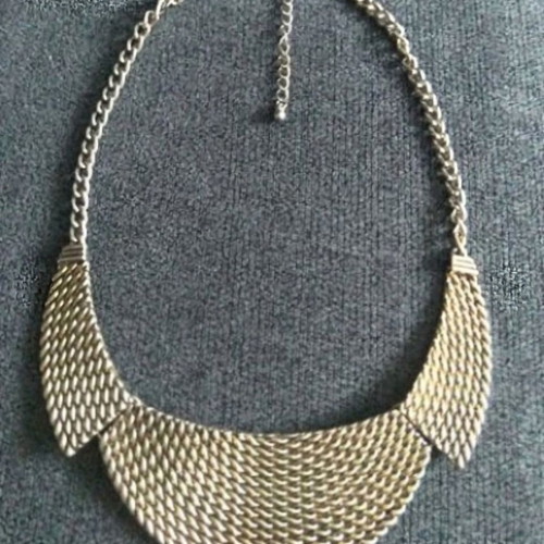 Massive choker with oxidation like new