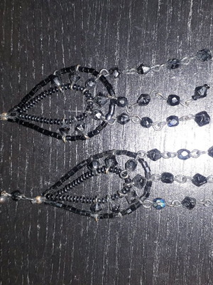 Dangling earrings like new, black with shiny beads