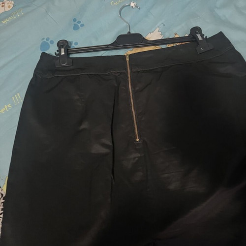 Satin black skirt short size L like new with pockets