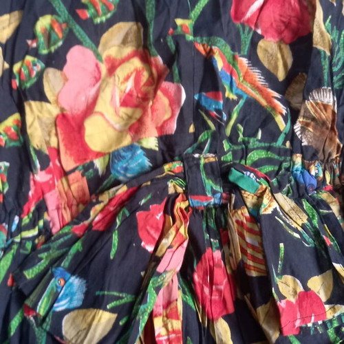 Floral dress like new, size M, black multicolor
