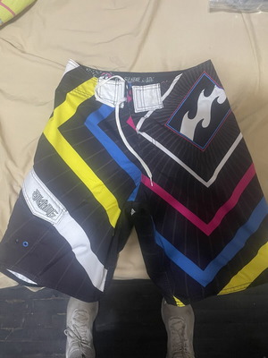 Billabong Boardshorts Size 28 Small Like New, Multicolor