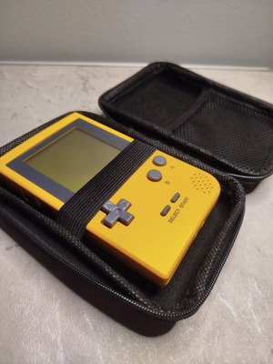 Hard Case for Game Boy Pocket new, black with zipper and storage