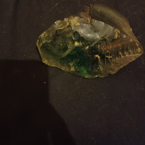 Green precious stone raw, like new, 414 grams
