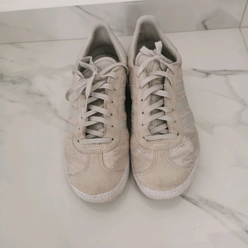 Adidas Gazelle athletic shoes used, size 38.5, gray beige
