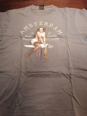 T-shirt like new, size L