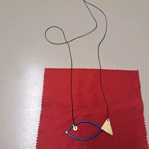 Metal fish necklace new, handmade with thread