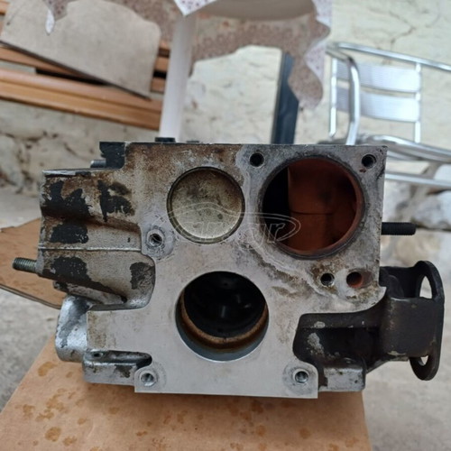 Ford Escort F4B engine cylinder head without camshaft