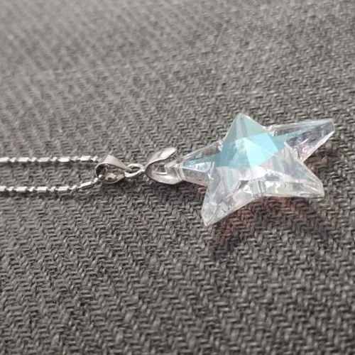 Star necklace with silver chain like new