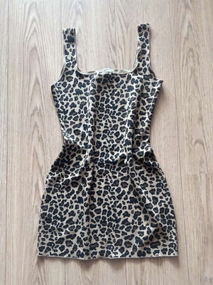 Zara mini dress like new, fitted cut, black and beige