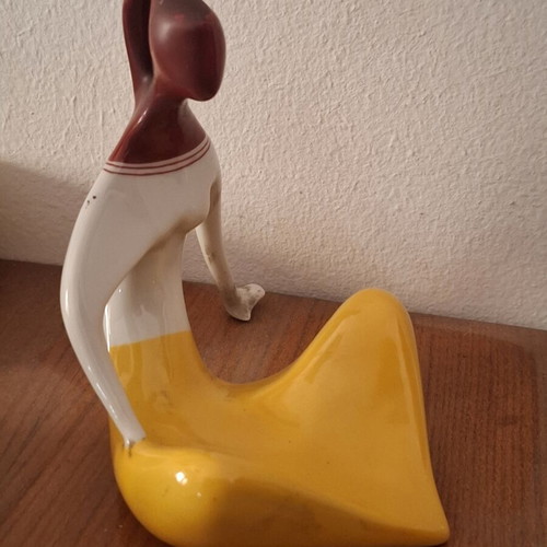 Porcelain figure "Siedząca dziewczyna" used, designed by Henryk Jędrasiak