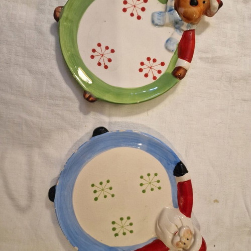 Christmas plates used, set of 2 pieces