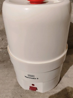 NUK Vaporisator 6 sterilizer used for bottles and pacifiers