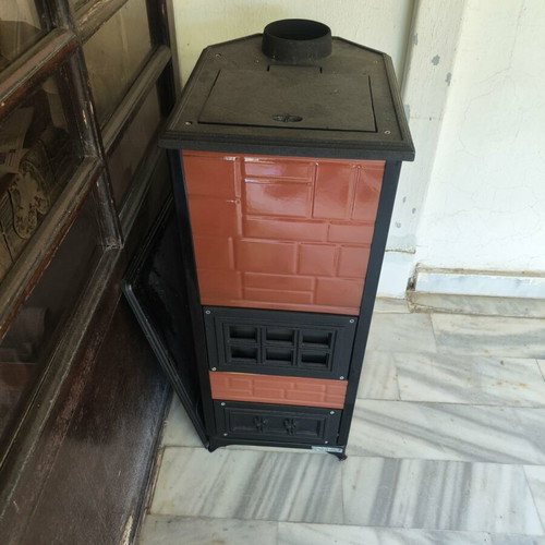 Oil stove with 5-meter chimney pipe