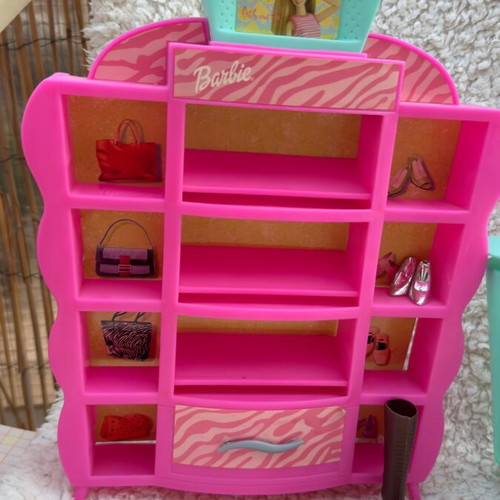 Barbie Shoe Store 2001 vintage without shoes
