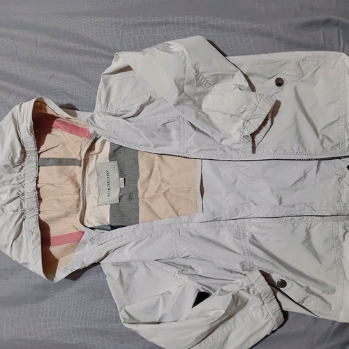 Burberry spring jacket like new unisex 3 years old