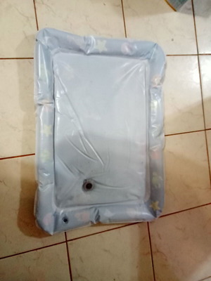 Βρεφικό χαλάκι νερού και αέρα.