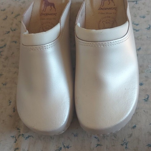 Boxer women's anatomical leather clogs size 39 like new, white pearl