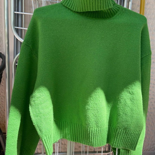 H&M knitted sweater size S like new, green