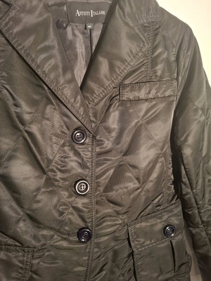 Artisti Italiani black short quilted satin jacket like new