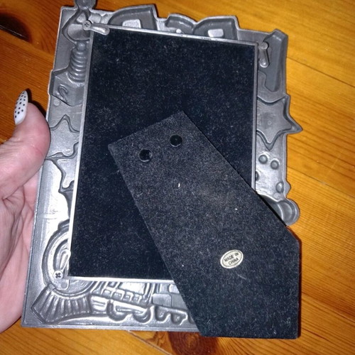 Children's metal photo frame like new