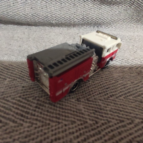 Matchbox fire engine toy car used, 7 cm, 2008