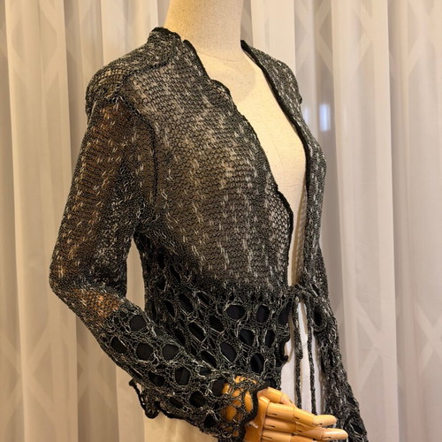 Siste's knitted cardigan like new, black with unique knit design