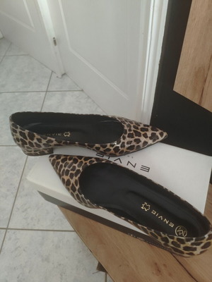 Envie Shoes pointed ballerinas size 39 like new beige brown