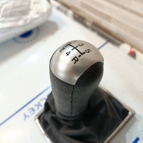 Gear shift knob for Ford Focus II 2004-2012, new