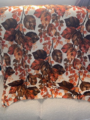 Pair of 2 Vintage 70s Retro Curtains with Autumn Leaf Pattern