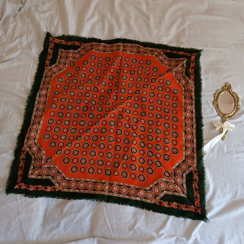 Vintage multifunctional scarf like new