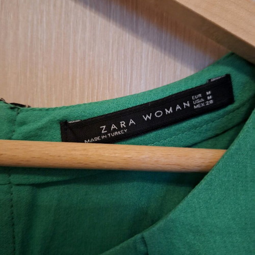 Zara green top like new with back zipper, jersey fabric