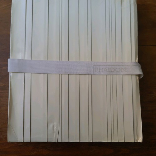 Phaidon fashion book used, 100 designers, English