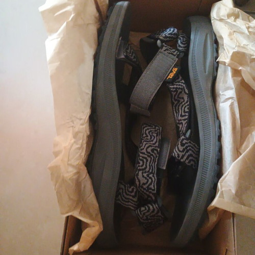 Teva men's sandals size 44.5 like new