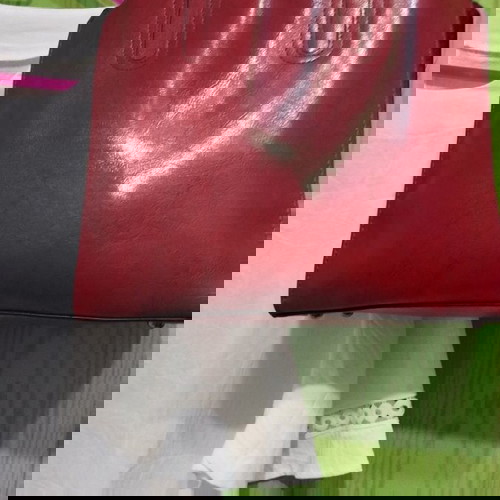 τσάντα γυναικεία και επαγγελματική από τεχνητό δέρμα χρώματος σκούρο κοκκινο καινουργια