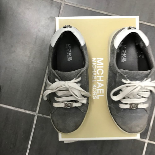 Michael Kors kids shoes used, size 31, grey suede