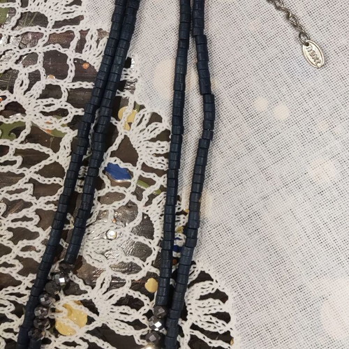 Long necklace double strand in dark blue and shiny black beads, like new