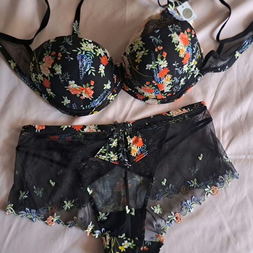 Lise Charmel lingerie set new, colorful, size M and 80B with Swarovski crystals