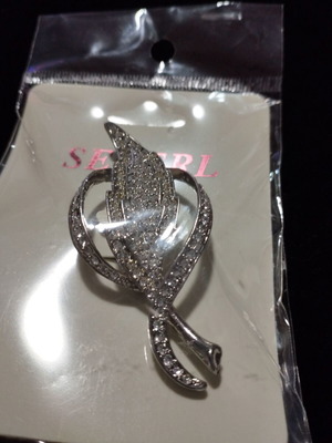 Pin like new